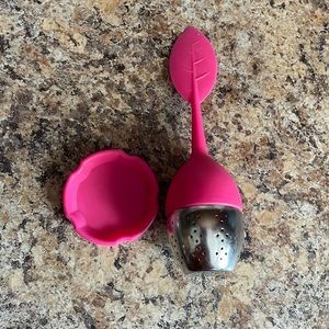 tease Loose Leaf Tea Infuser, Pink Leaf